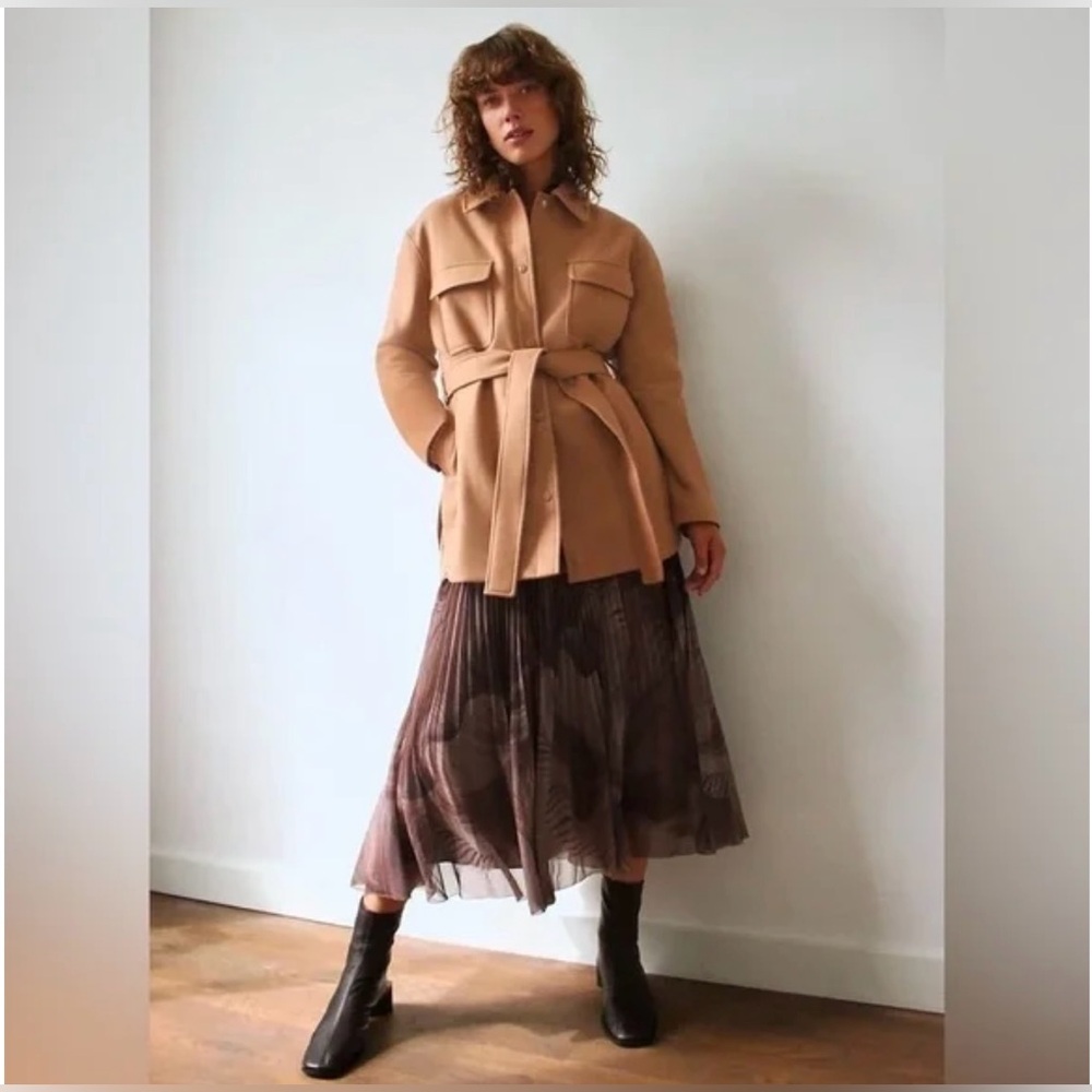 Aritzia Wilfred Wool Belted Shirt Jacket in Camel size S